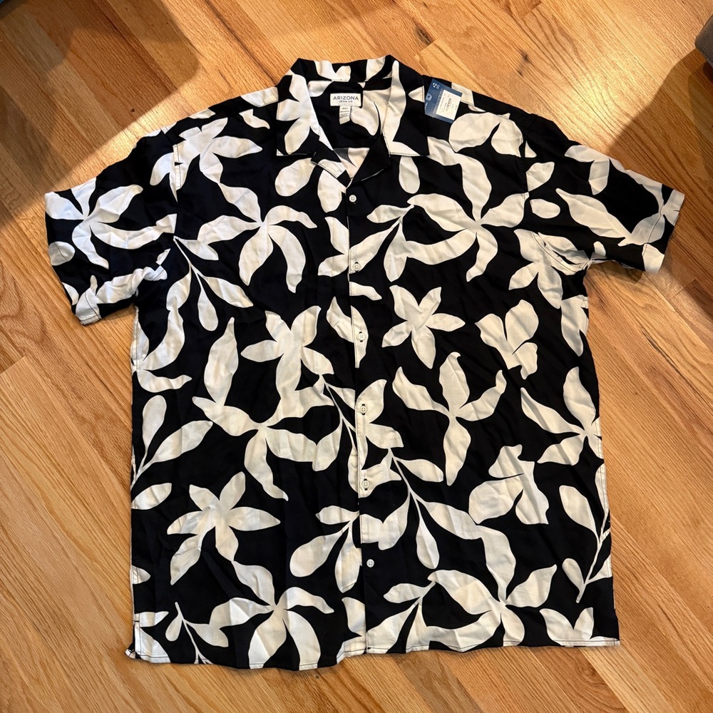 ARIZONA Men's Black and White Floral Shirt [NWT]